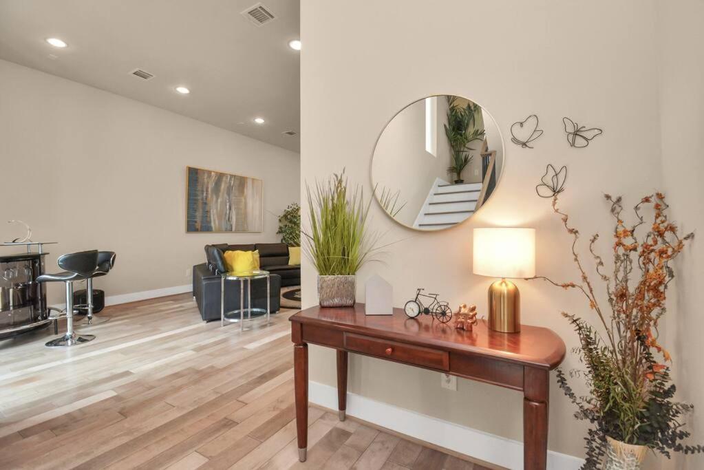 Beautiful Luxurious Houston Galleria Home Extérieur photo
